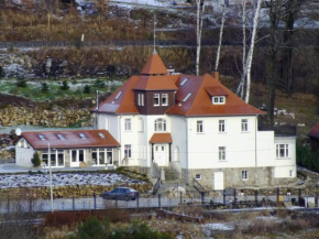 Отель Pałacyk Szklarska, Пеховице